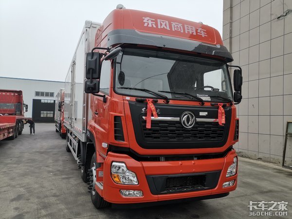 这台冷藏车少见 拉的货物竟是电子元件