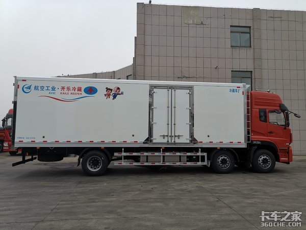 这台冷藏车少见 拉的货物竟是电子元件