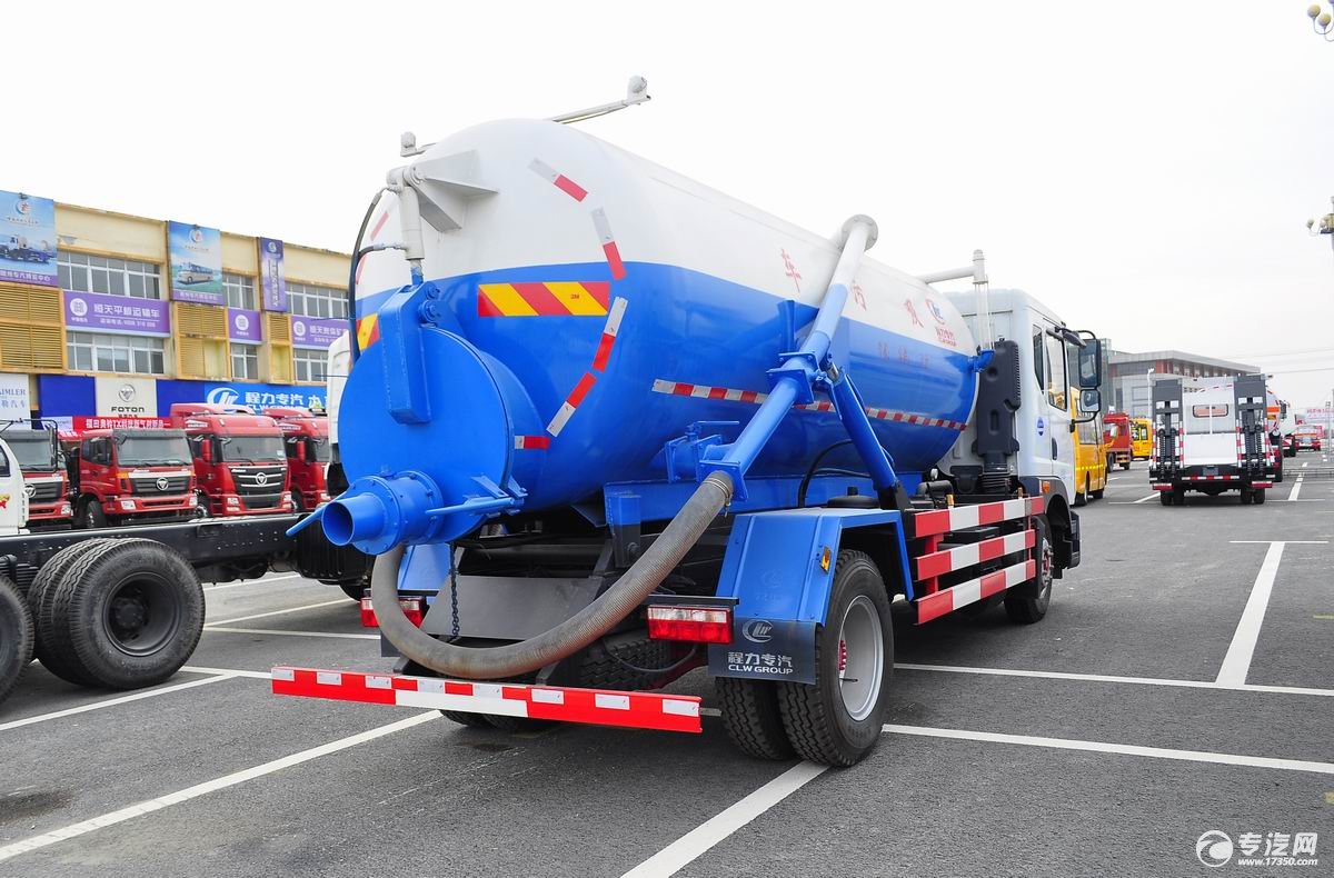 东风多利卡D9吸污车右后45°图