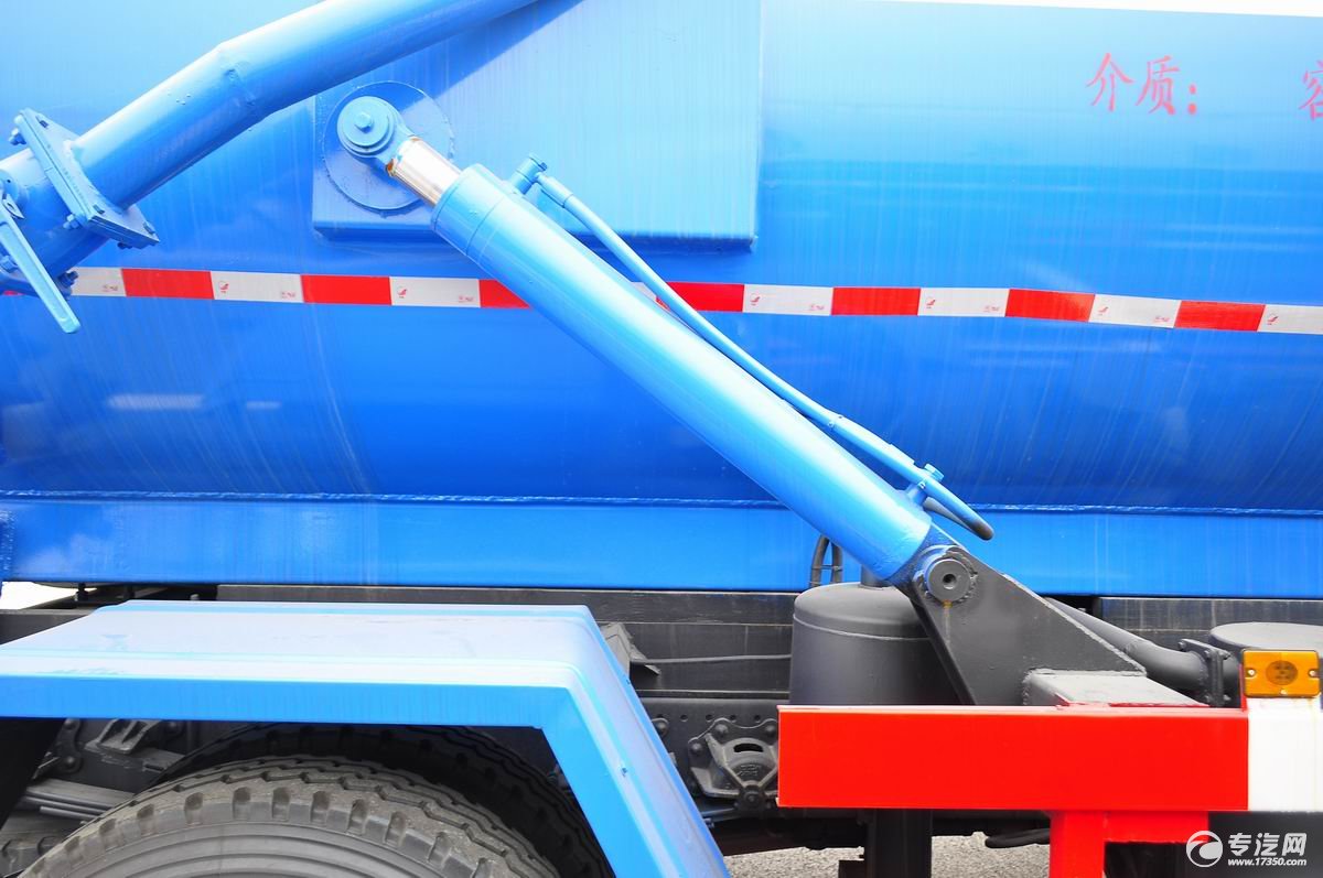 东风多利卡D9吸污车自卸液压油缸3