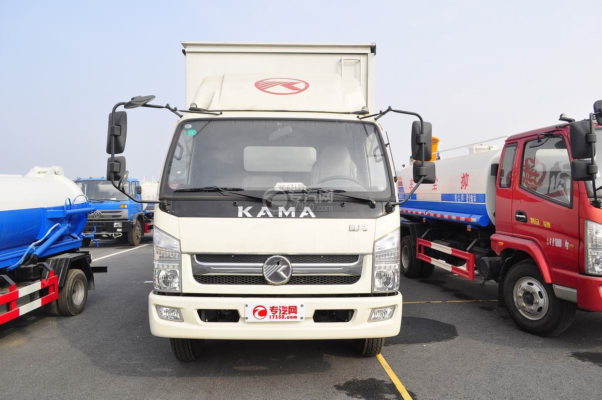 凯马骏驰4200单桥5.4米舞台车正面图