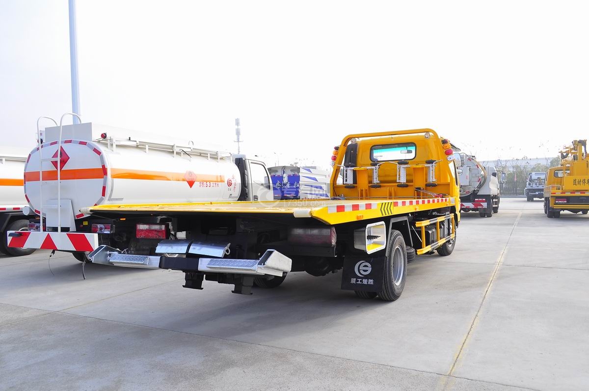 江淮康铃一拖二平板清障车（黄）右后面