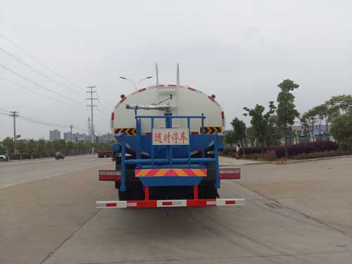 楚风后双桥15.86吨洒水车后面图