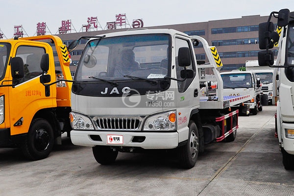 江淮康铃国五一拖二清障车左前面