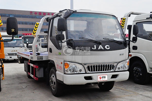 江淮康铃国五一拖二清障车右前面