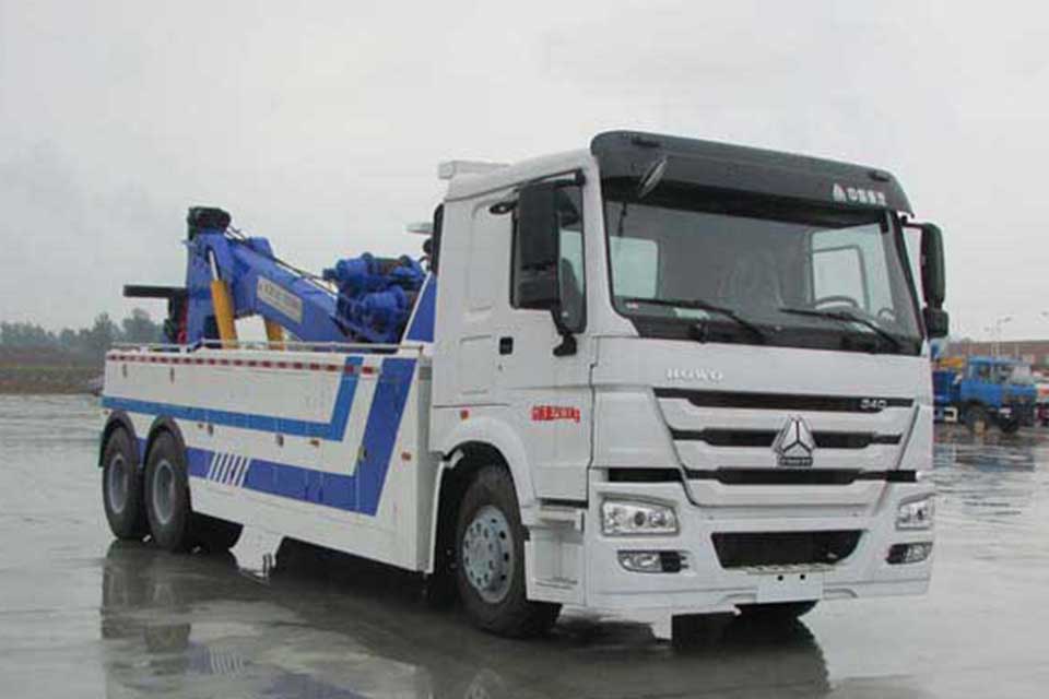 重汽豪沃后双桥国五拖吊联体清障车