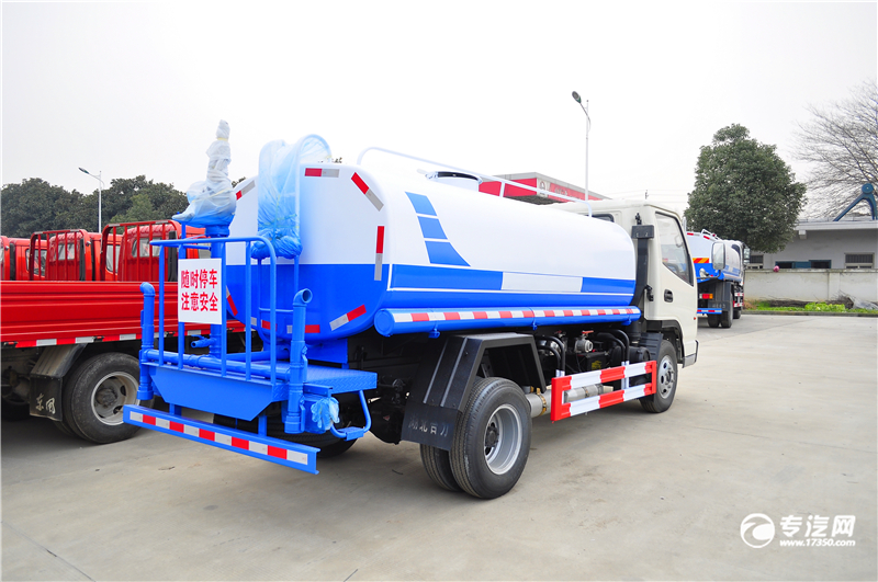 洒水车后面.JPG