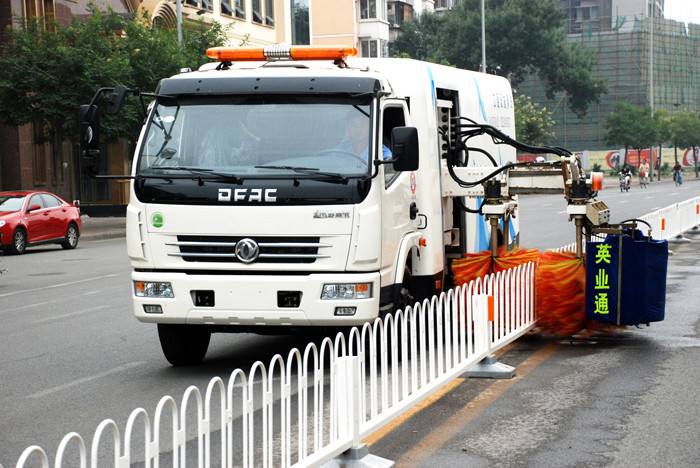 教你正确认识公路护栏清洗车