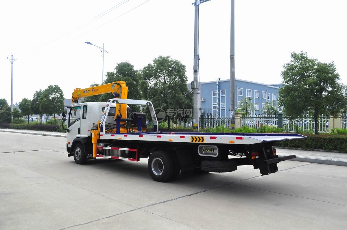 大运奥普力国五一拖二带吊清障车左后45°图