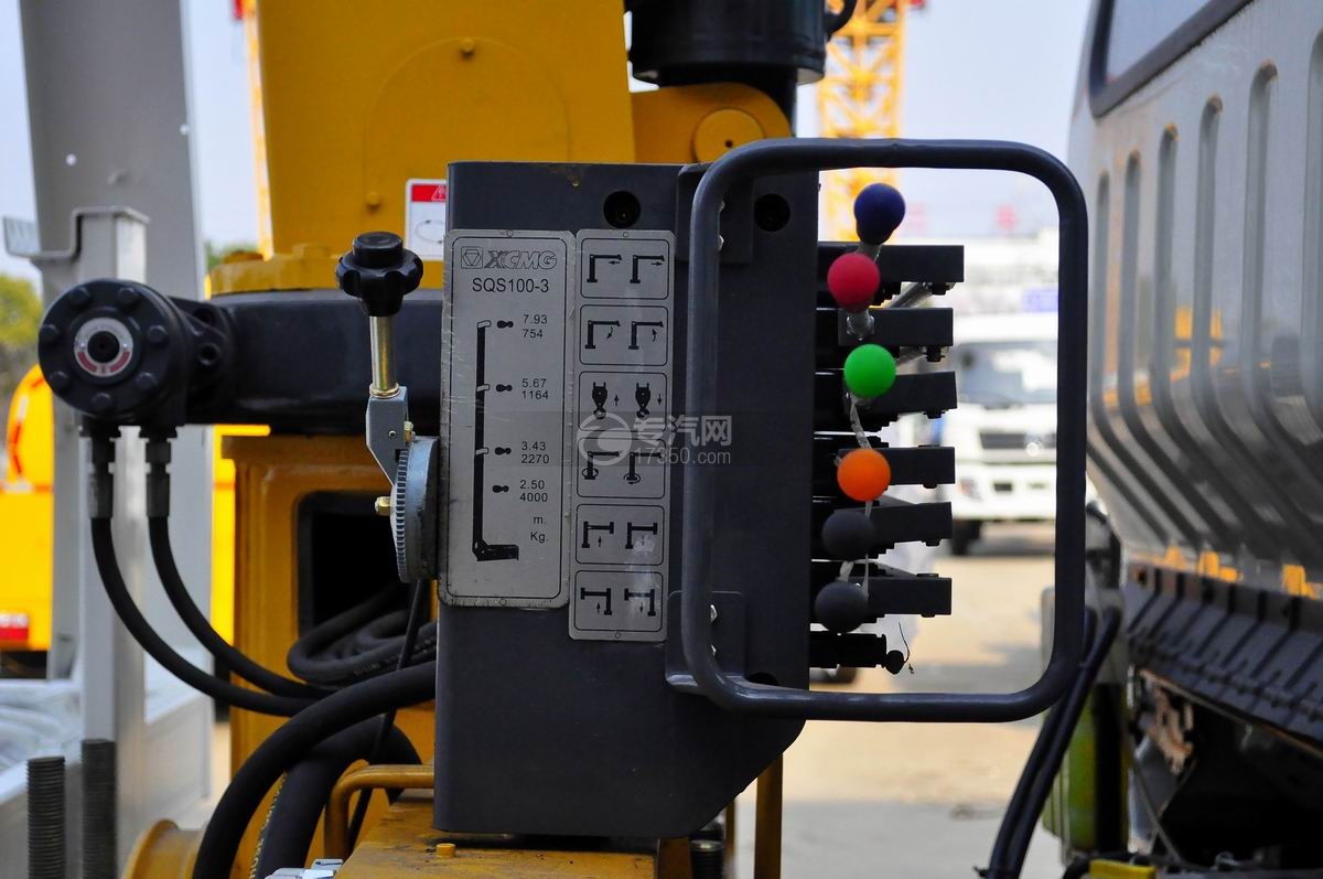 大运奥普力国五一拖二带吊清障车操纵杆