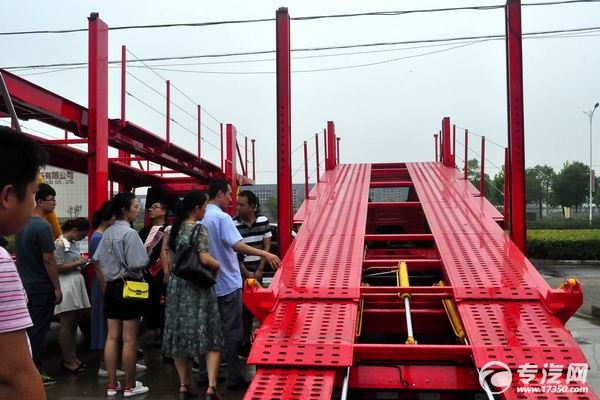 解放J6单桥轿运车上装