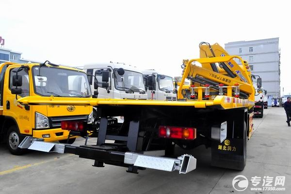 东风天锦一拖二带吊清障车