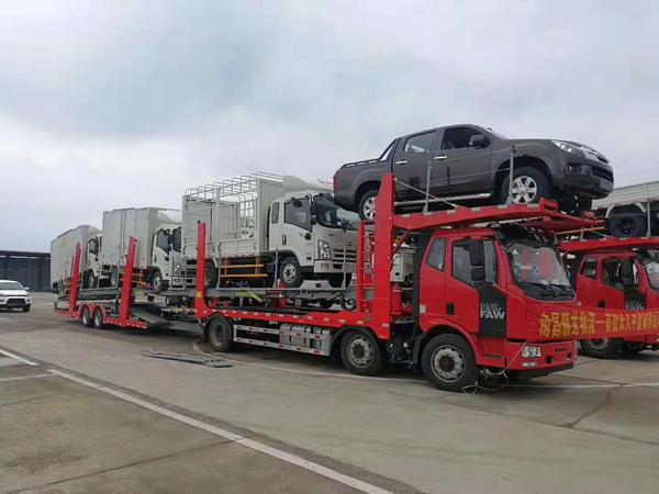 长久中置轴轿运车