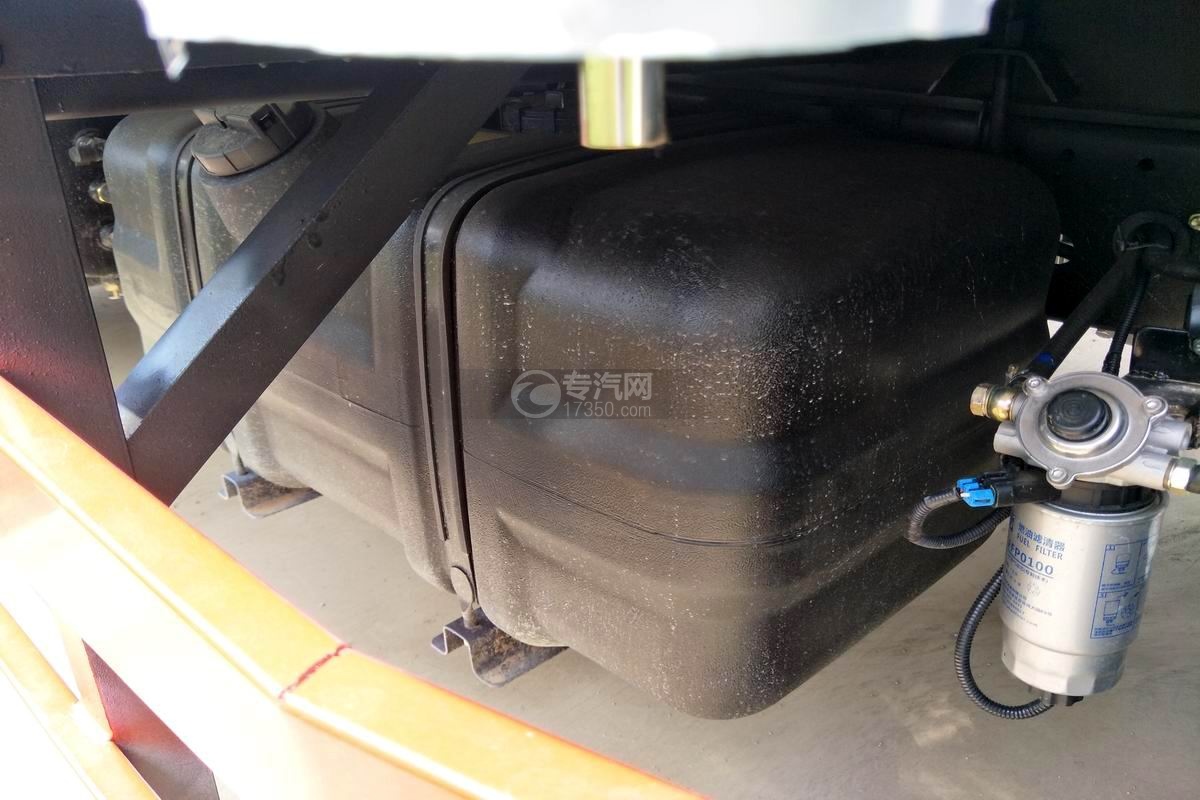 东风凯普特国六冷藏车油箱