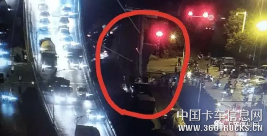 【原创】3死2伤！无锡高架桥侧翻是超载还是“豆腐渣工程”？真相来了！