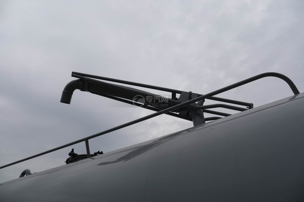 大运新奥普力单排国六吸粪车360度吊杆