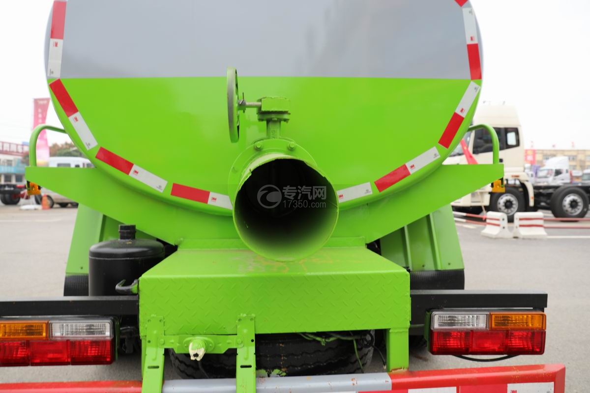 大运新奥普力单排国六吸粪车排污口