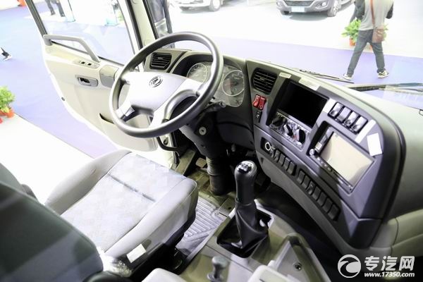 东风天龙前四后八铝合金运油车驾驶室