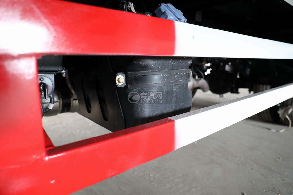 大运新奥普力国六流动舞台车尿素罐