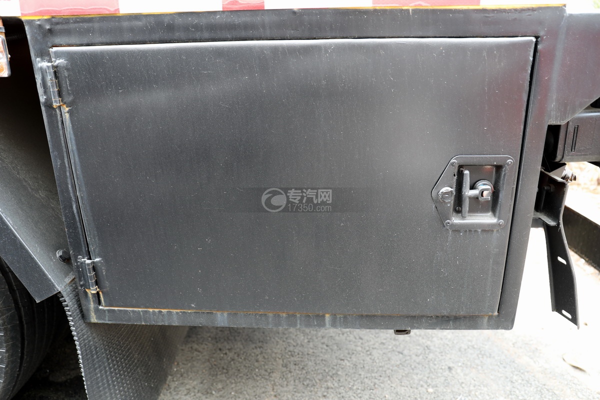 东风凯普特K7国六清洗吸污车(黄色)工具箱