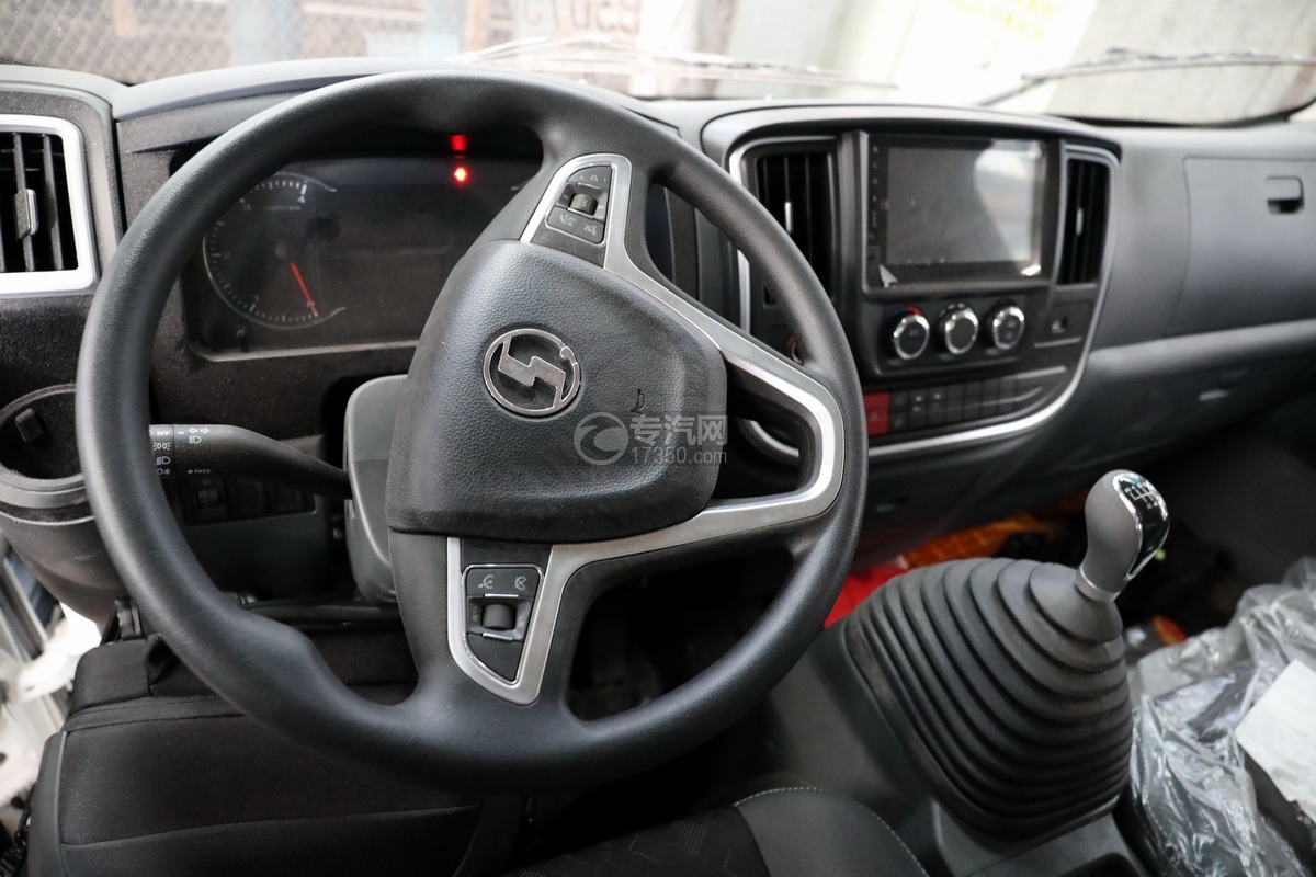 陕汽德龙K3000单桥国六流动舞台车方向盘
