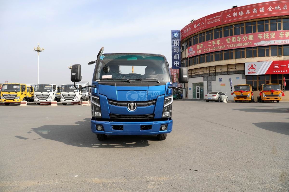 奥驰X2国六车厢可卸式垃圾车正前方图