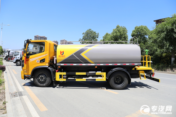 东风华神T3国六7.55方洒水车