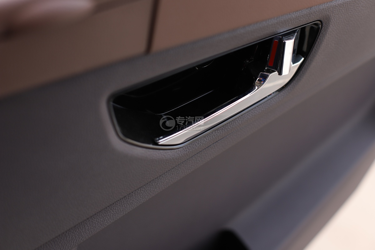 陕汽翼6后双桥国六15.4方洒水车门锁