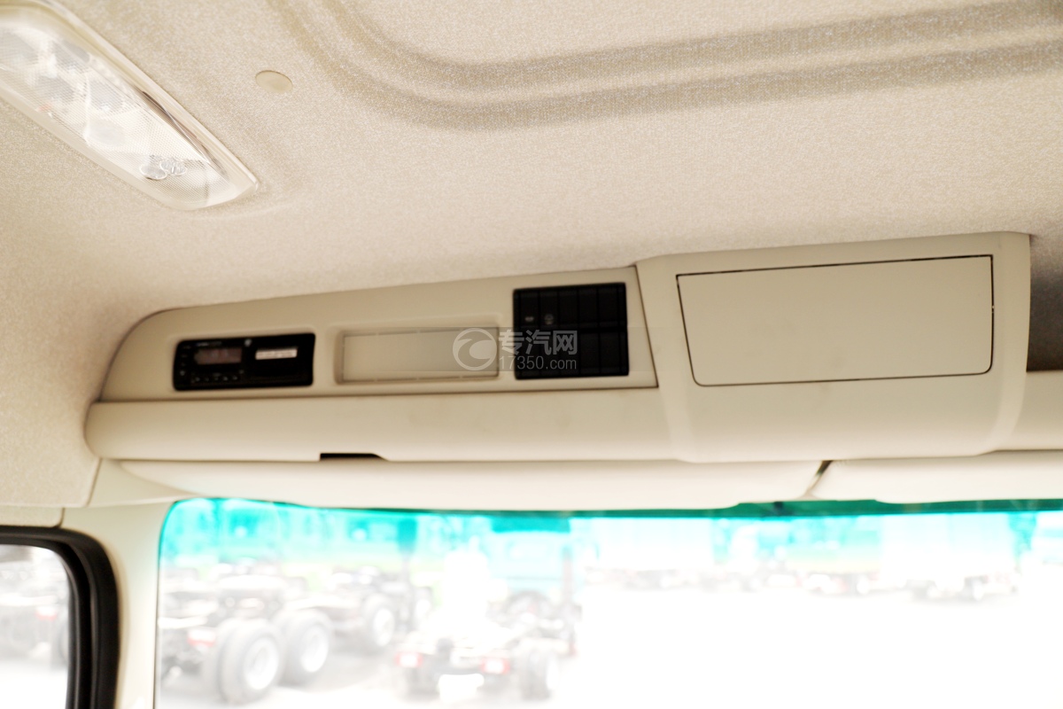 陕汽翼6后双桥国六15.4方洒水车储物盒