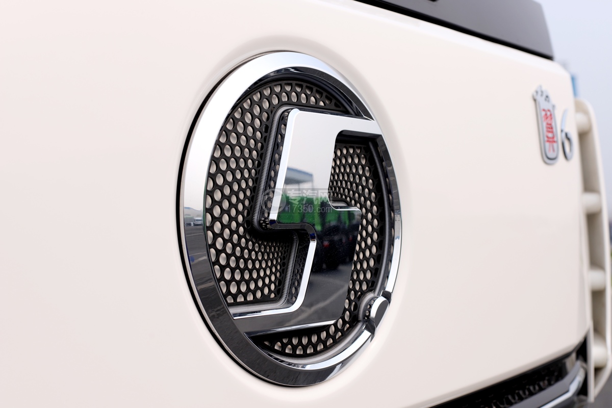 陕汽翼6后双桥国六15.4方洒水车发光标识