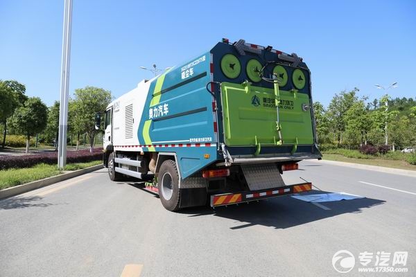 重汽豪沃TX国六单桥吸尘车