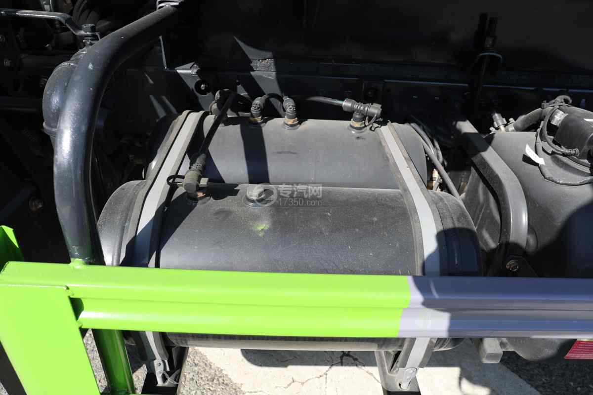 大运奥普力A3国六4.2方绿化喷洒车带雾炮储气罐