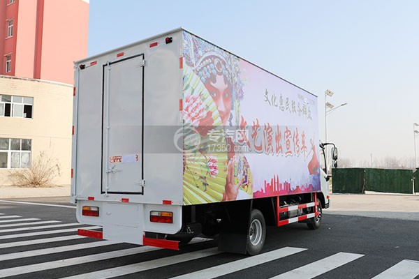 大运新奥普力国六黄牌流动舞台车右后图