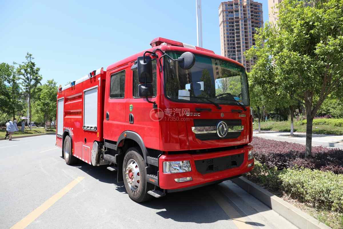东风多利卡D9双排国六泡沫消防车