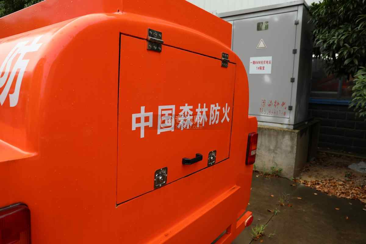 福田皮卡四驱国六森林消防车尾门