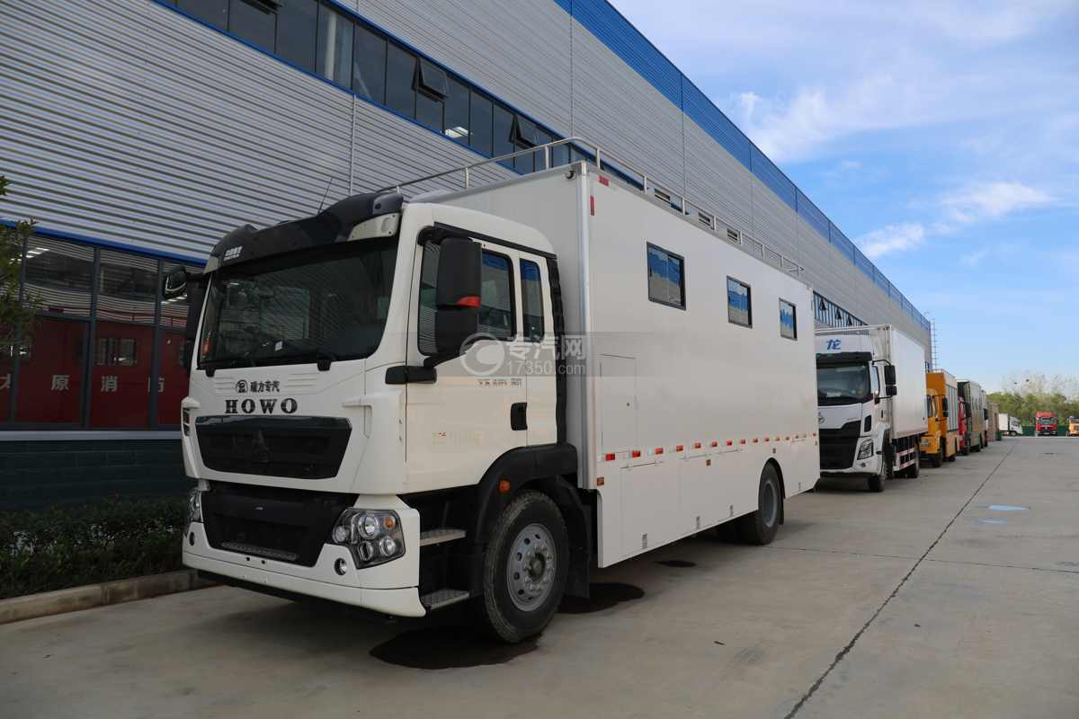 重汽豪沃国六移动餐车
