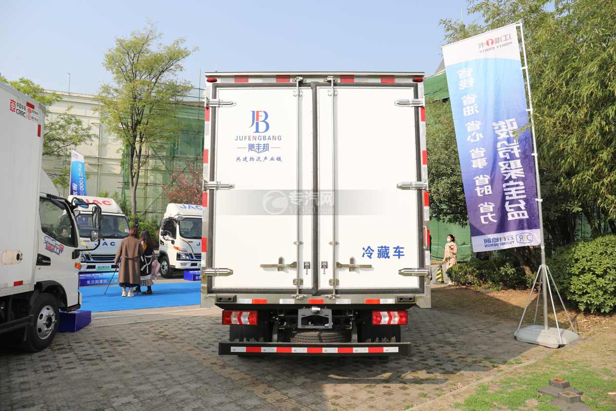 江淮1卡骏铃V5混动冷藏车车尾图