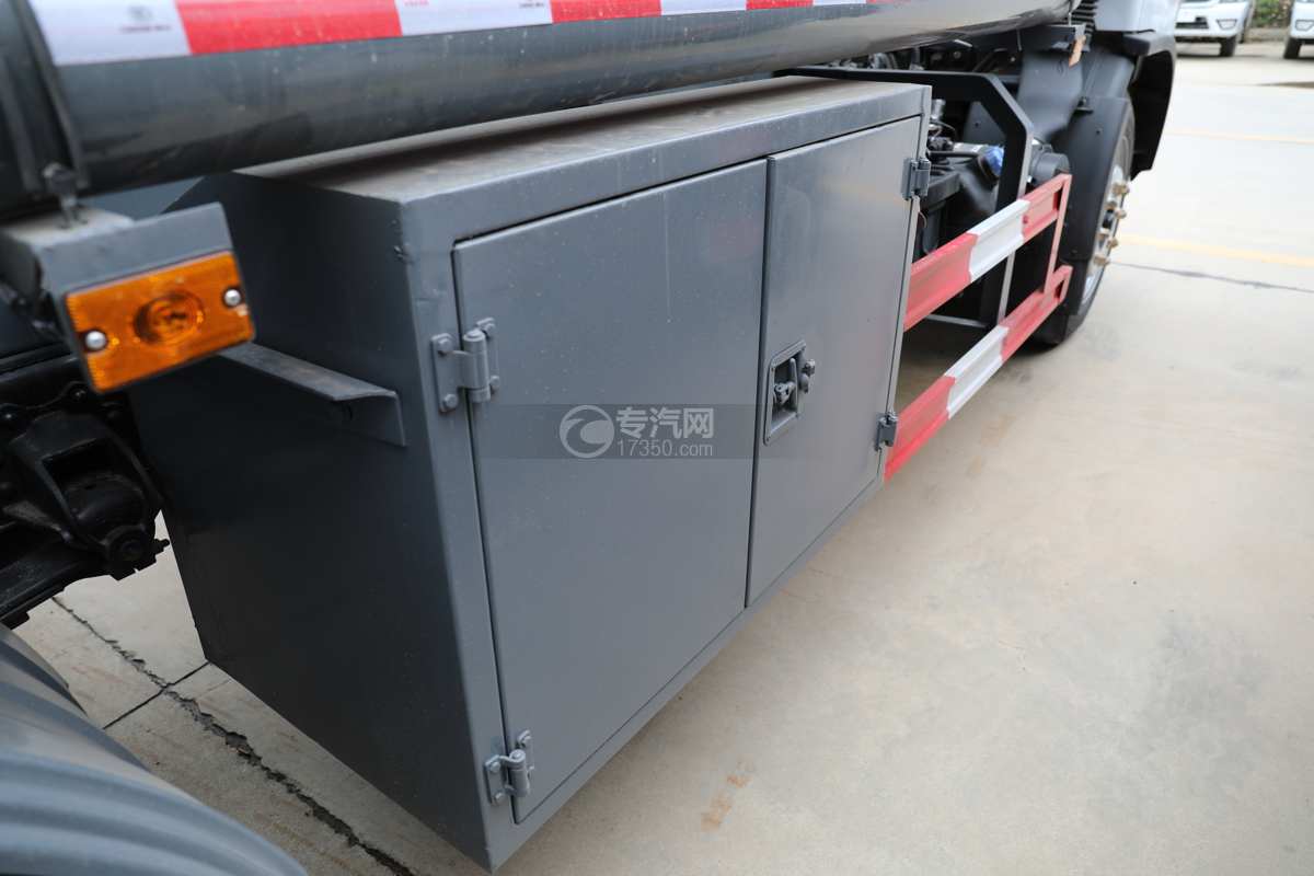 东风福瑞卡F7国六6.7方腐蚀性物品罐式运输车工具箱