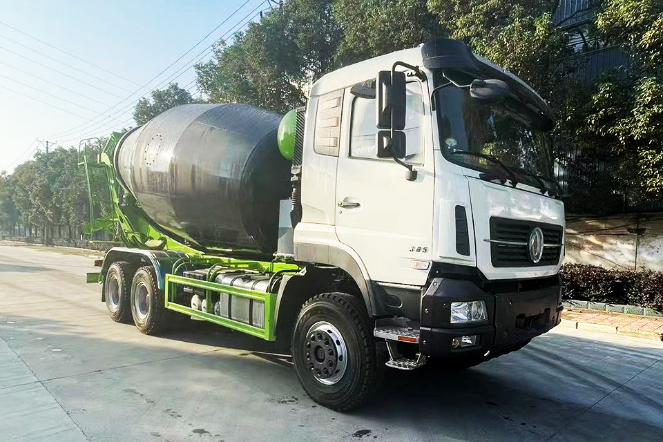 东风后双桥搅拌车