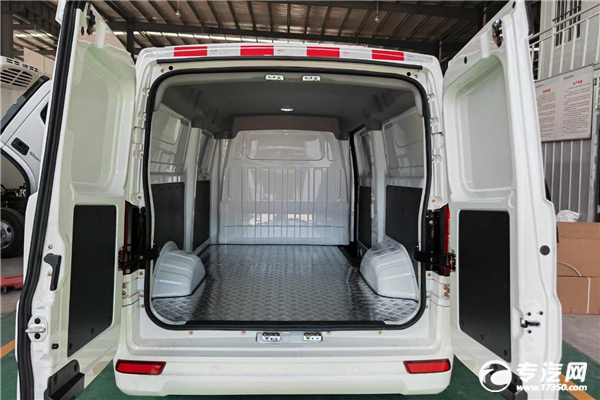 东风御风EM26纯电动冷藏车