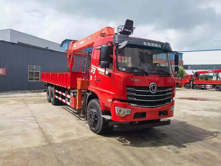 东风后八轮随车吊，国六随车吊，石煤12吨随车吊