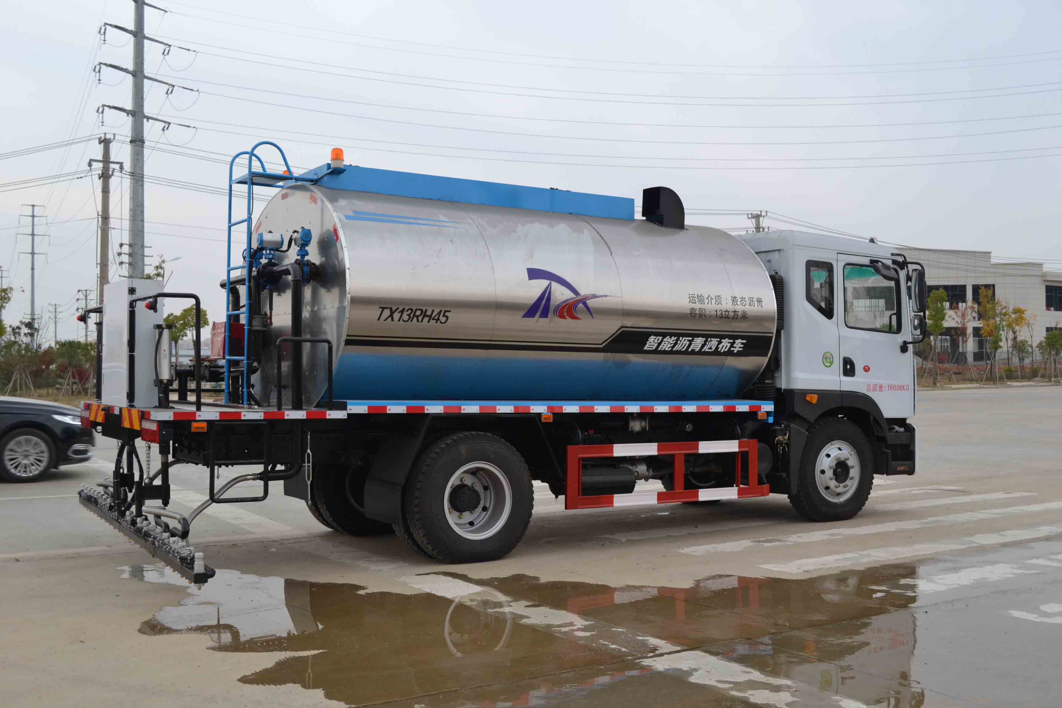 13吨乳化沥青洒布车，沥青洒布车价格，简单好用价格便宜（可分期，手续齐全）