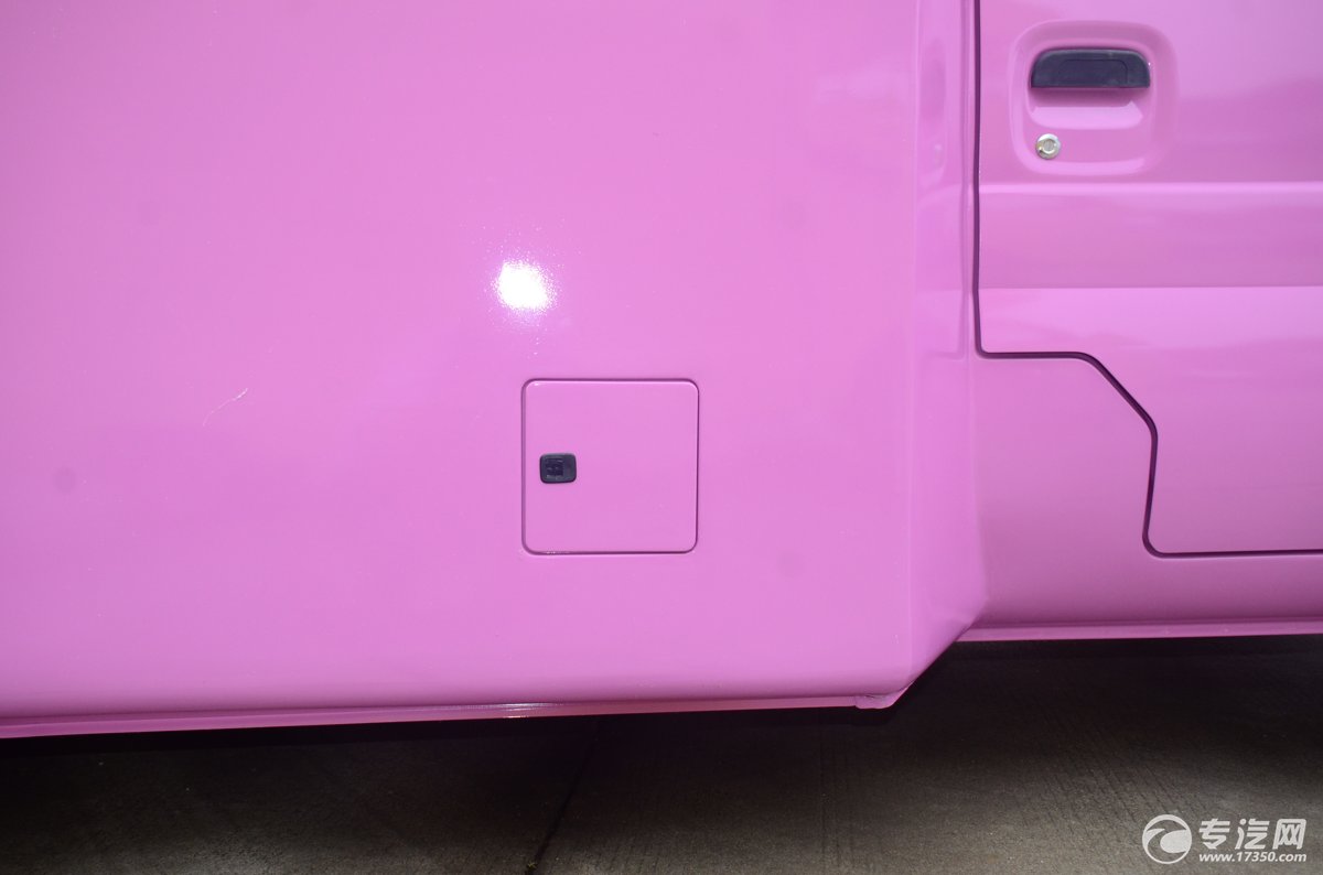 东风俊风流动售货车加油口